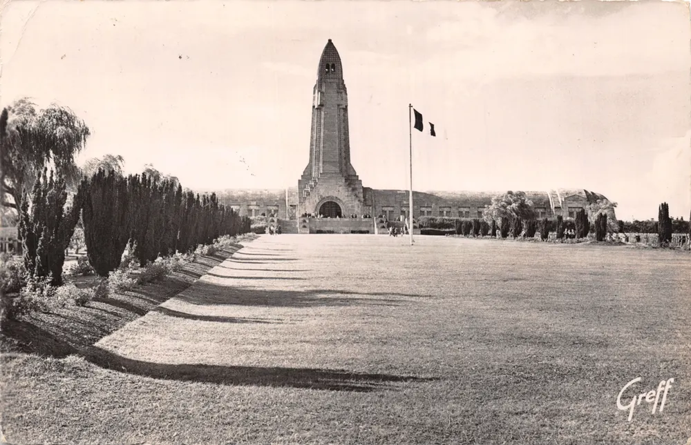 Douaumont — Le Grand Ossuaire — éditeur Greff - आगे