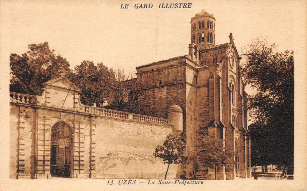 Uzès — La Sous-Préfecture — éditeur LE GARD ILLUSTRÉ, n°13 - Recto