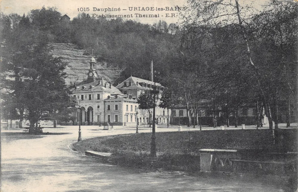 Uriage-les-Bains — L'Établissement Thermal — Éditeur E.R. n° 1015 - Recto