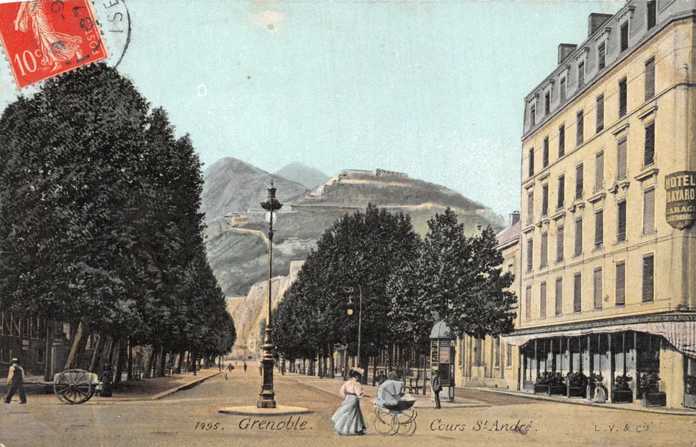 Grenoble — Cours Saint-André mit dem Hotel Bayard — Verlag L.V. & Cie - Vorderseite
