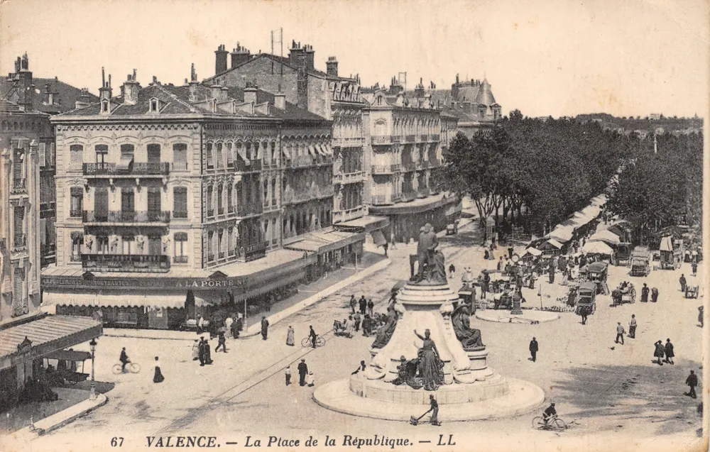 Valence — De Place de la République — LL Marche - Voorkant