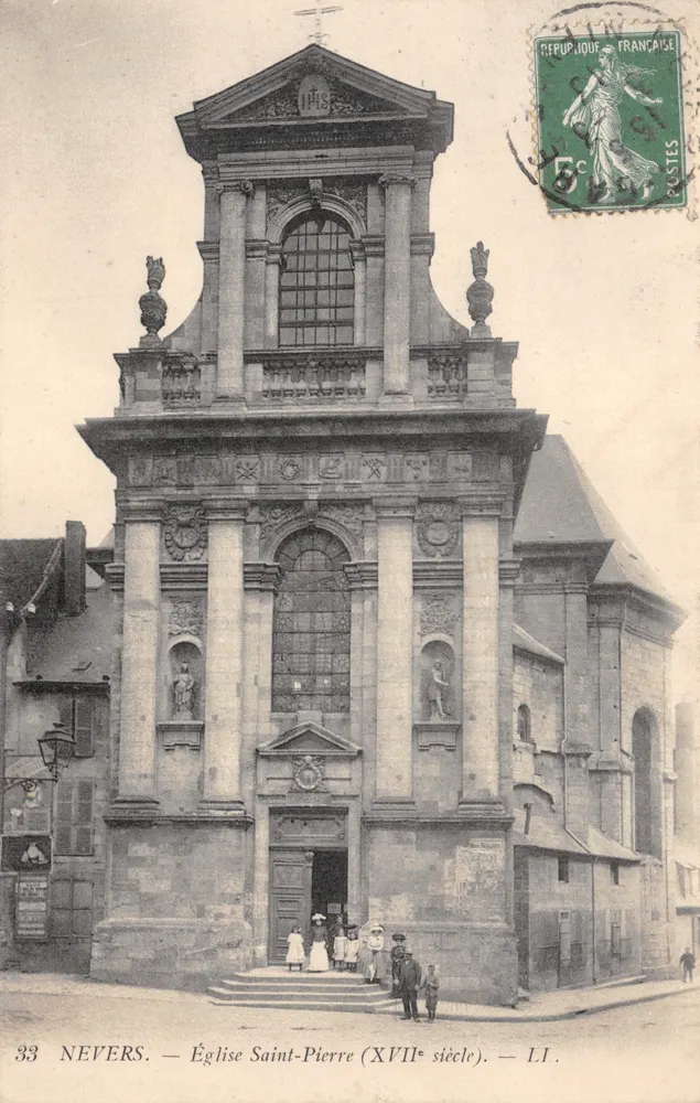 Nevers — Église Saint-Pierre (XVIIe siècle) — LI. — Éditeur : LI - Recto