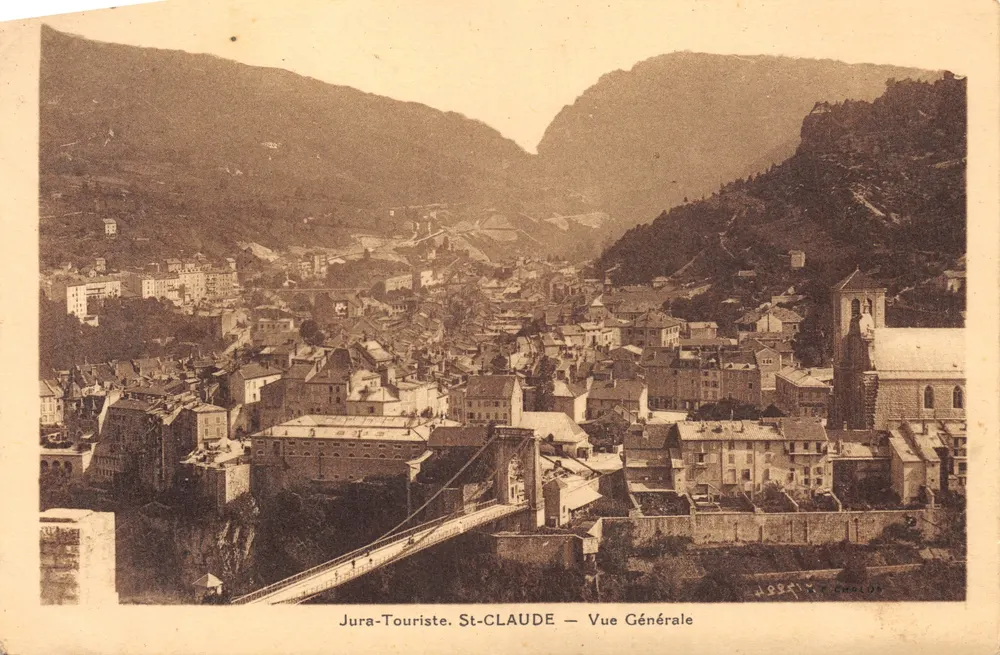 St-ClAUDE — Vue Générale — Jura-Touriste - Recto