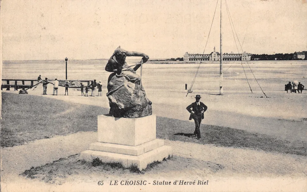 Le Croisic - Statue d'Hervé Riel — éditeur imprimeur non visible, n° de série 65 - Recto