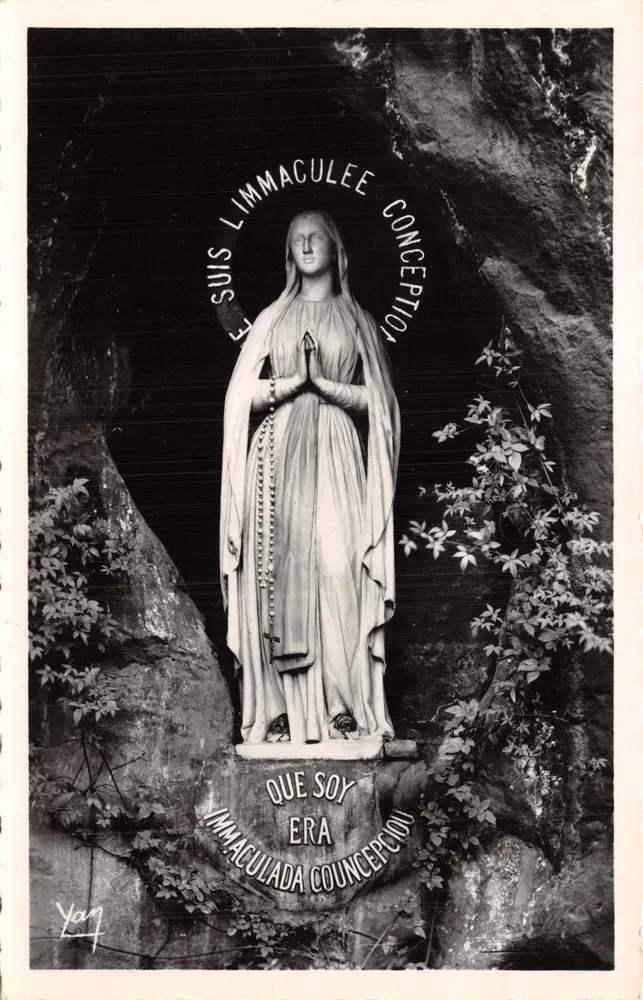 Lourdes — Ansicht der Unbefleckten Jungfrau in der Grotte — Photo Edition Quinault - Vorderseite