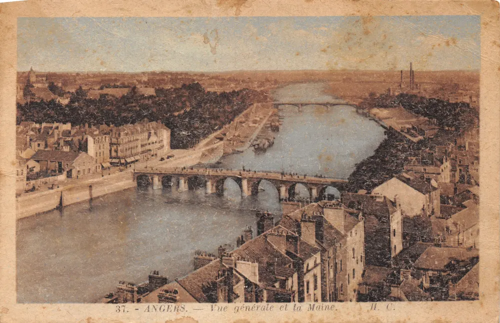 Angers — Vue générale et la Maine — H. C - Recto