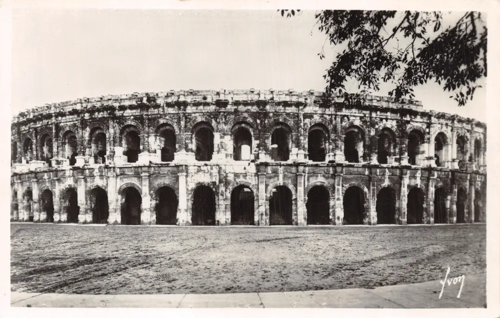 Die Arenen — antikes Amphitheater in Nîmes — Verlag YVON - Vorderseite