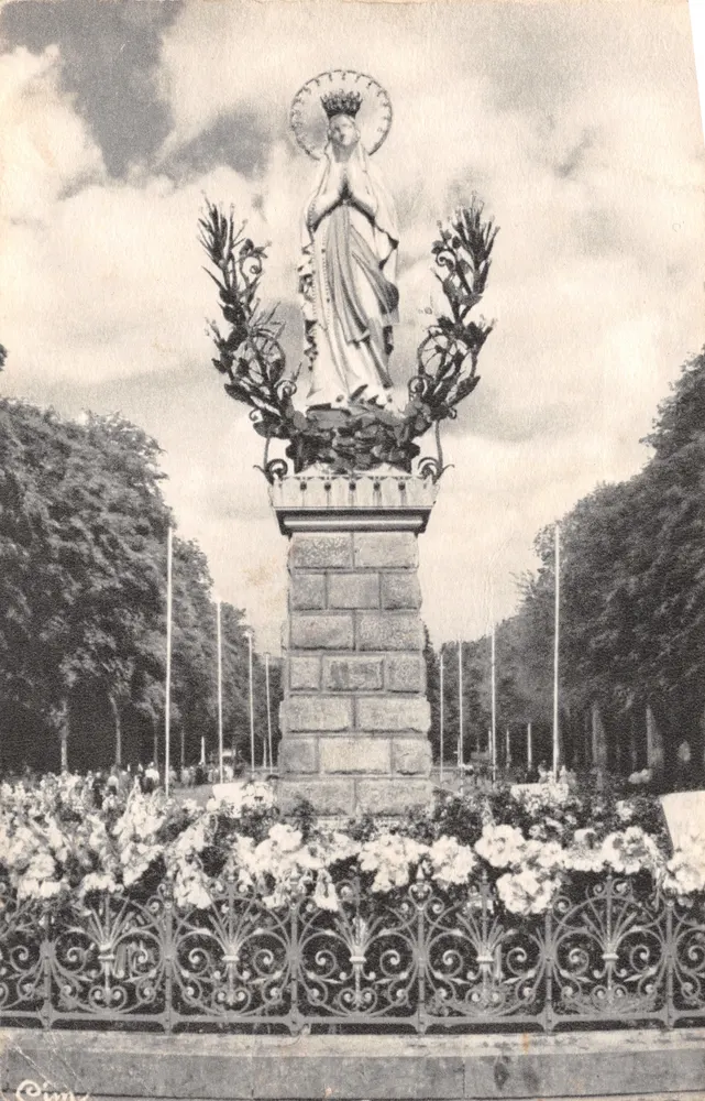 Lourdes — Statue der gekrönten Jungfrau — Imprimerie Combier - Vorderseite