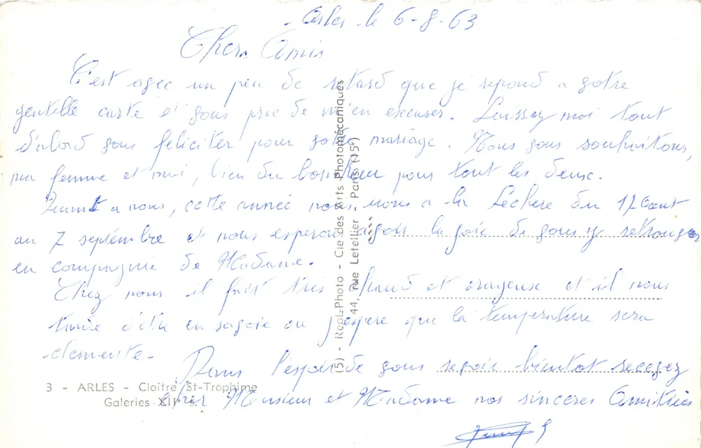 Arles - Cloister Saint-Trophime — Ansicht des Korridors mit geschnitzten Kapitellen — Verlag Cap - Rückseite