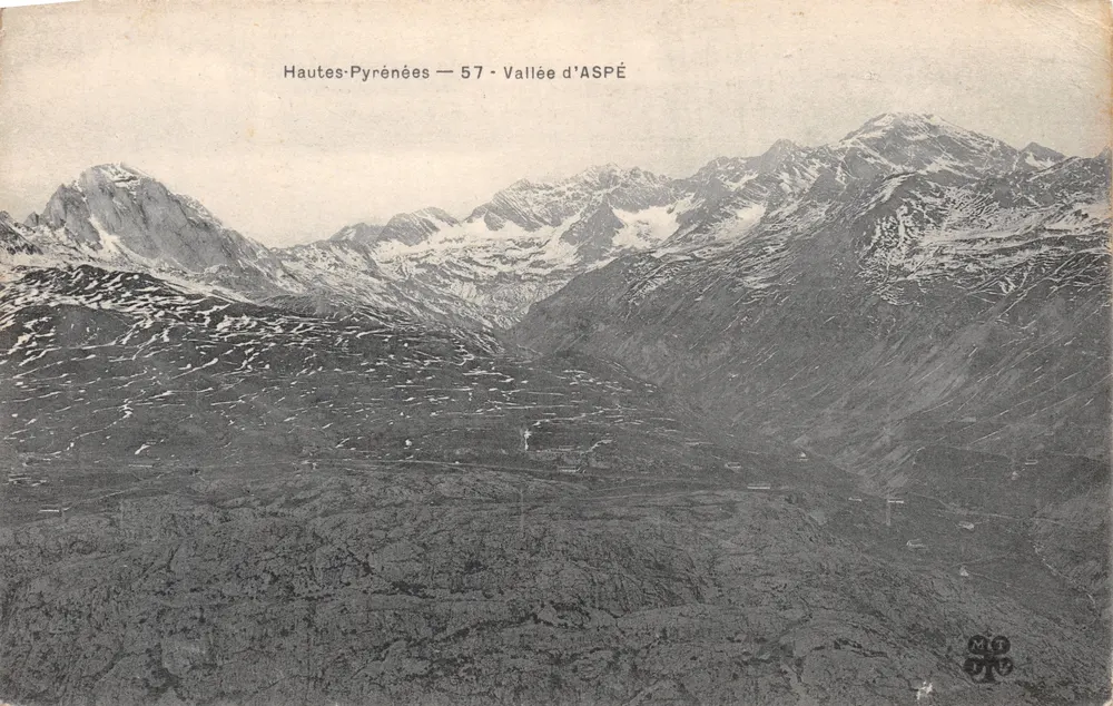 Hautes-Pyrénées — 57 — Tal der ASPÉ — Panoramablick auf schneebedeckte Berge - Vorderseite