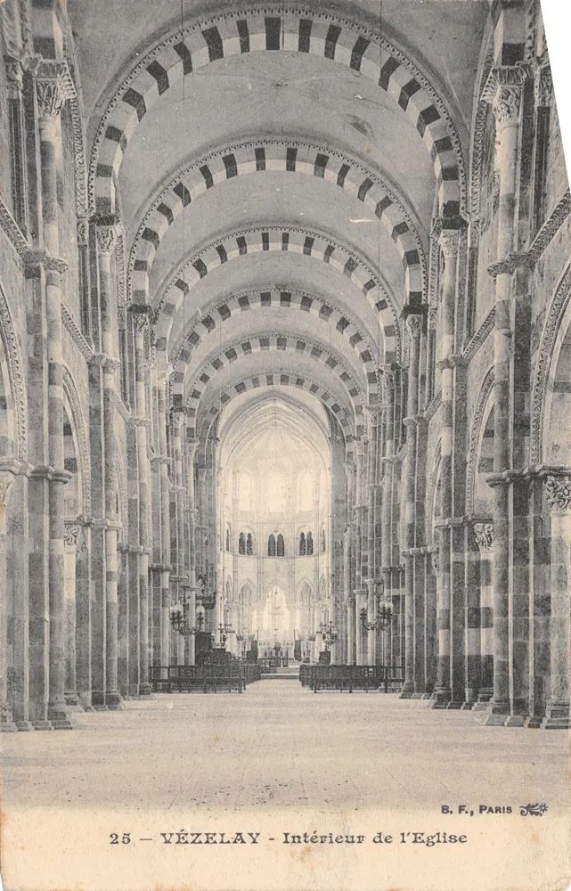 VÉZELAY — Innenansicht der Kirche — B. F., PARIS, n° 25 - Vorderseite