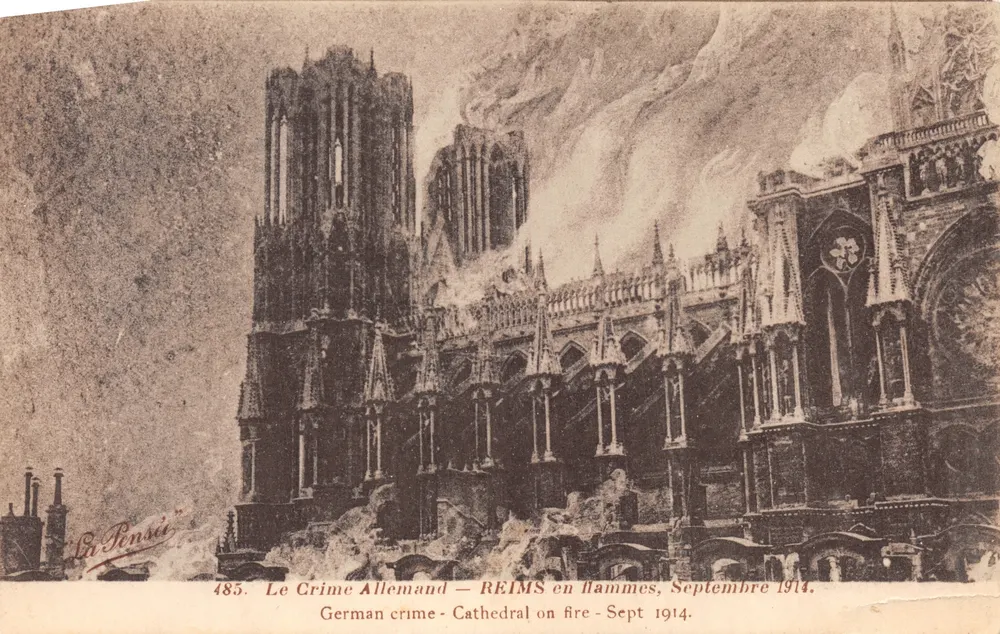 Reims in Flammen — Kathedrale in Brand — Verlag 'La Pensée', Nr. 485 - Vorderseite