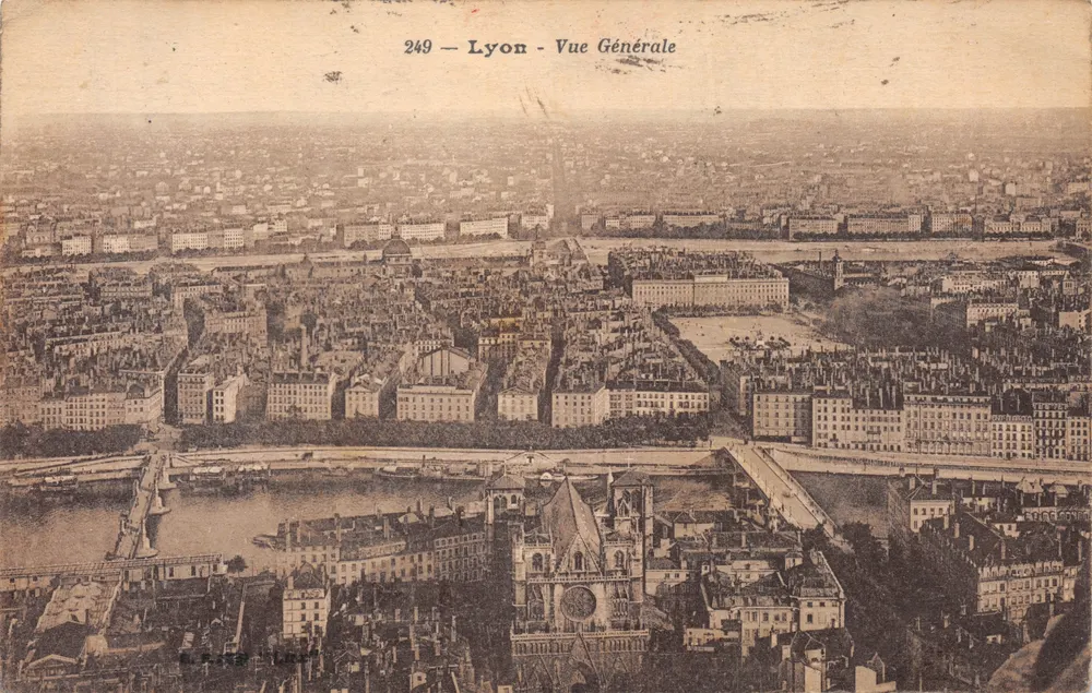 Lyon — Allgemeiner Blick — Verlag: AUF DER KARTE DRUCKT, Nr. 249 - Vorderseite
