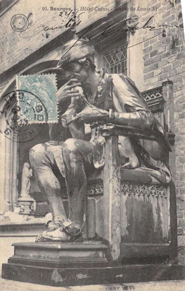 Bourges — Hôtel CujaS — Statue de Louis XI - आगे