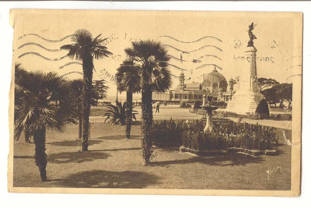 Stadtpark — Kriegsdenkmal und Palast der Ausstellungen — Sousse - Vorderseite