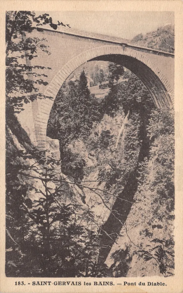 Saint-Gervais-les-Bains — Brücke des Teufels (Ansicht des Steinviadukts) - Vorderseite
