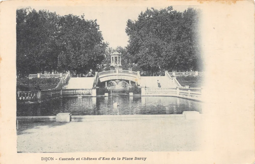 Dijon — Cascade et Château d'Eau de la Place Darcy — éditeur non visible - Recto