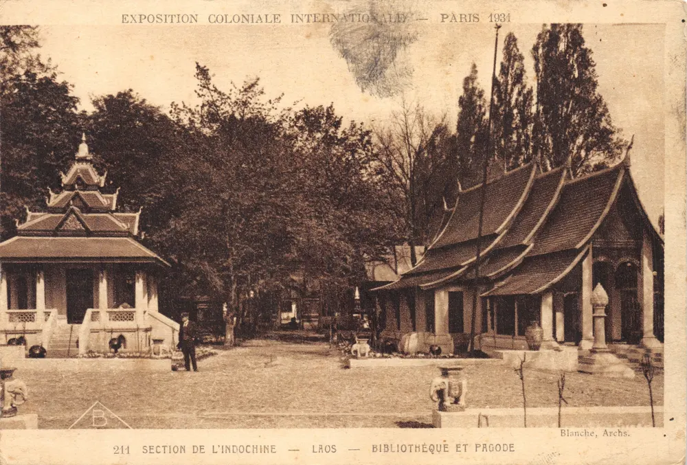 Secção da Indochina — Laos — Biblioteca e Pagode — Blanche, Archs - Frente