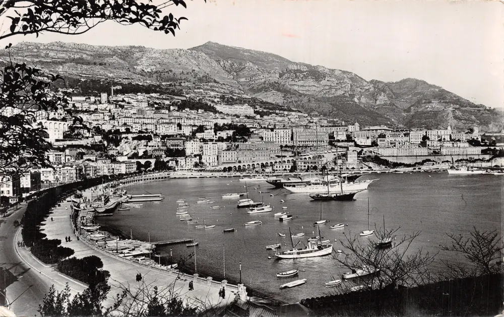 Hafen von Monaco — Ansicht des Hafens und des Palastes — Palast-Ausgabe - Vorderseite