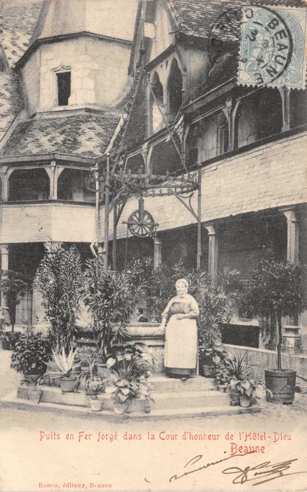 Geschmiedeter Brunnen in der Cour d'Honneur des Hôtel-Dieu — Beaune — Ronco, Verleger, Beaune - Vorderseite