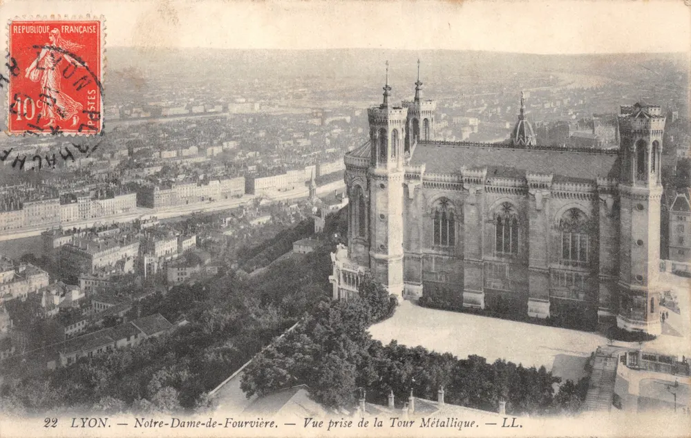 LYON — Notre-Dame-de-Fourvière — Ansicht vom Metallturm — LL - Vorderseite