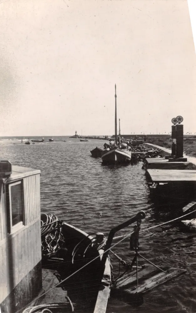 Valras-Plage — La Jetée et le Phare au loin — Éditions « Mar » - Recto