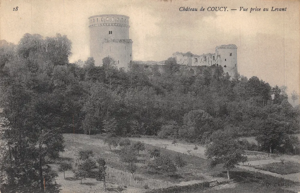 Schloss COUCY — Ansicht vom Osten — N.D. Phot - Vorderseite