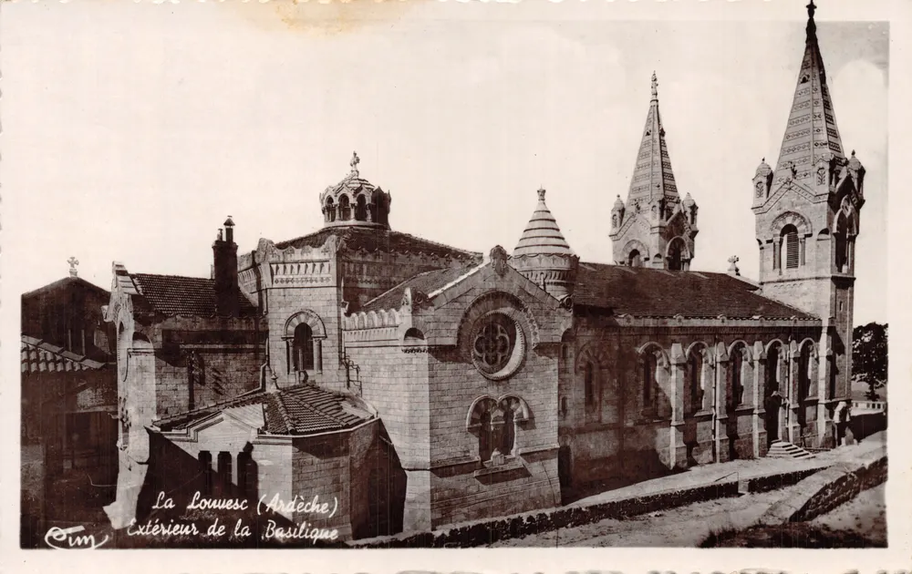 La Louvesc (Ardèche) — Äußere Ansicht der Basilika — Verleger Combier Imp. Macon - Vorderseite