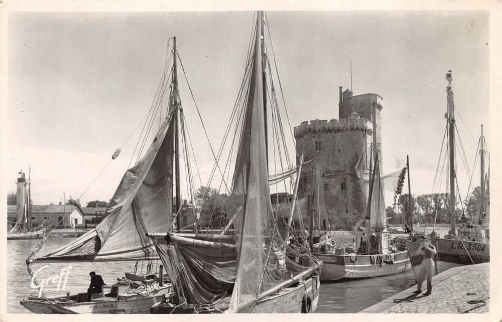 La Tour Saint-Nicolas — Ansicht des Hafens mit Segelschiffen — Ausgabe Greff, Nr. 178 - Vorderseite
