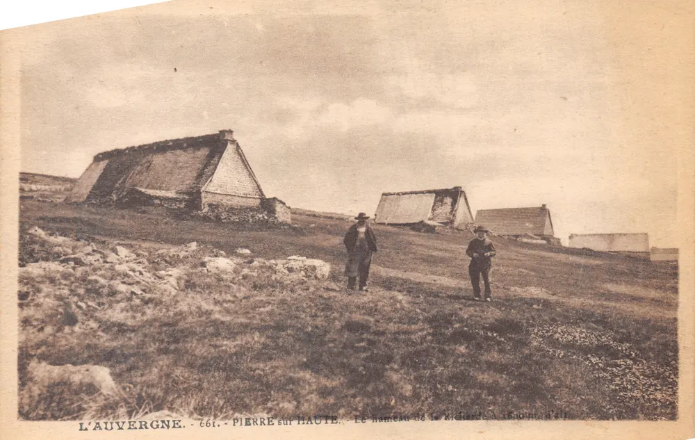 Pierre-sur-Haute — Das Dorf La Richarde bei 1600 m Höhe — Edition L. Bache, Ambert - Vorderseite