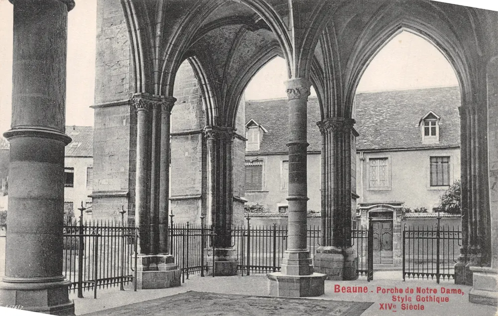Beaune - Gotischer Portal der Notre-Dame, Stil des 14. Jahrhunderts — Verlag Ronco Frères, Beaune - Vorderseite