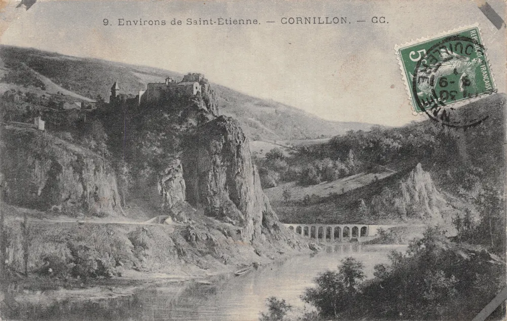 Cornillon — Ansicht des Viadukts und des Schlosses an den Ufern eines Wasserlaufs — CC - Vorderseite