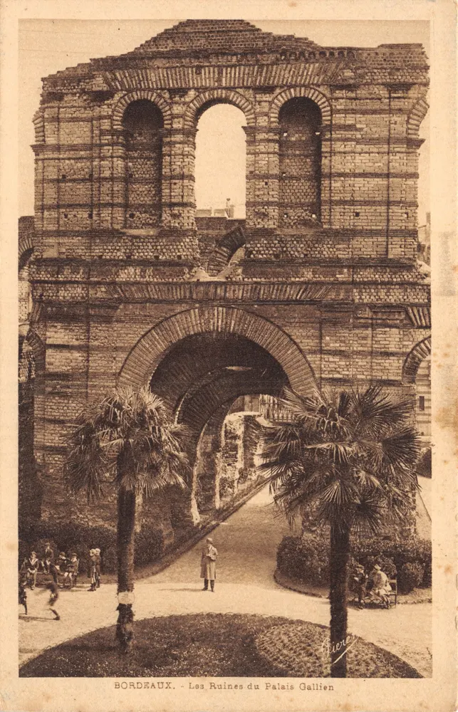 Bordeaux — Ansicht der Ruinen des Palais Gallien — Éditions Artistiques Pierre Barreau - Vorderseite