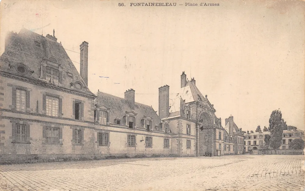 Fontainebleau — Place d'Armes — unbekannter Verleger, Nr. 56 - Vorderseite
