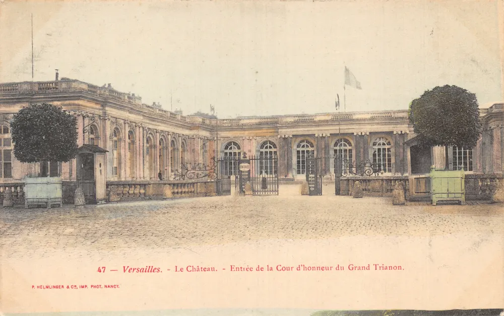 Versailles — Das Schloss — Eingang zur Cour d'honneur des Grand Trianon — P. HELMLINGER & C°, IMP. NANCY - Vorderseite