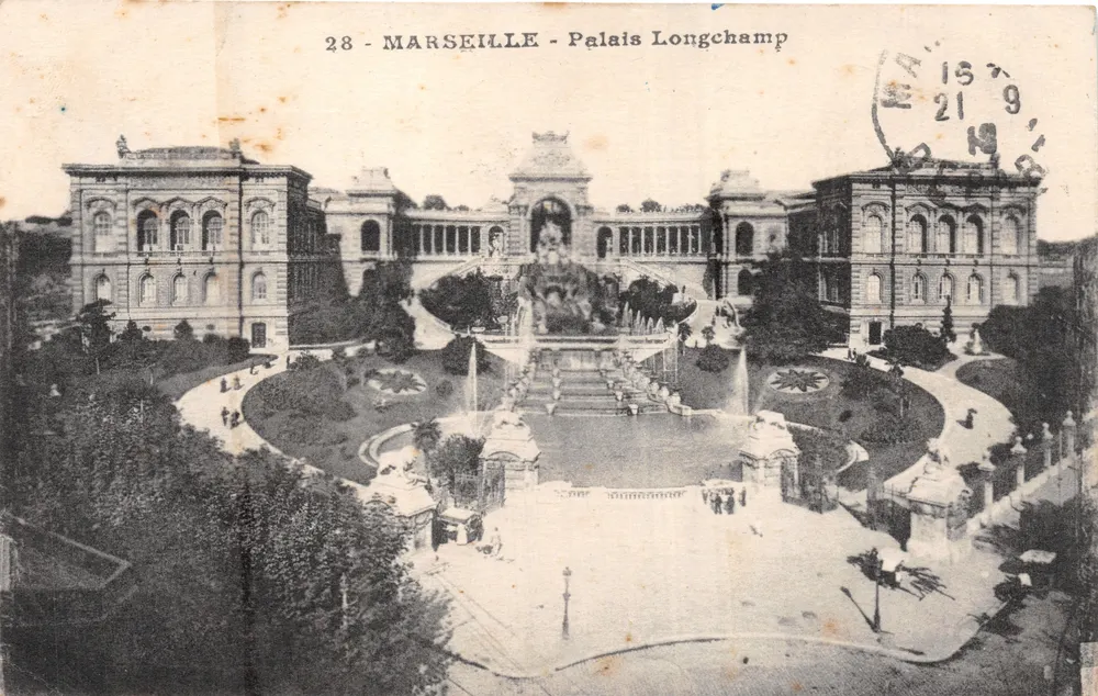 MARSEILLE - Palais Longchamp — Ansicht des Gartens mit Brunnen und Gebäuden - Vorderseite