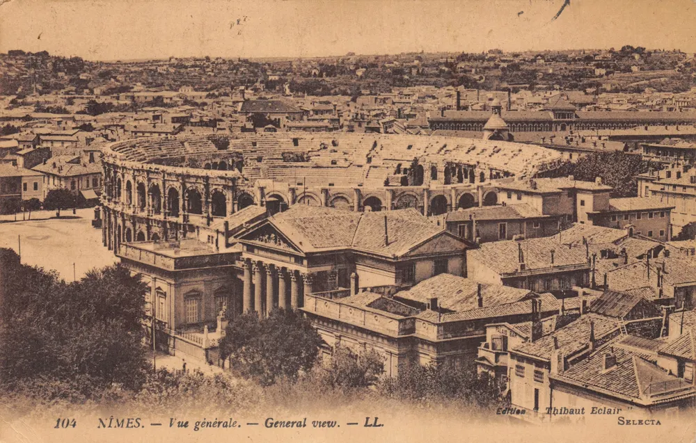 Nîmes — Vue générale — Colisée et ville — Édition Thibaut Eclair SELECTA n°104 - Recto