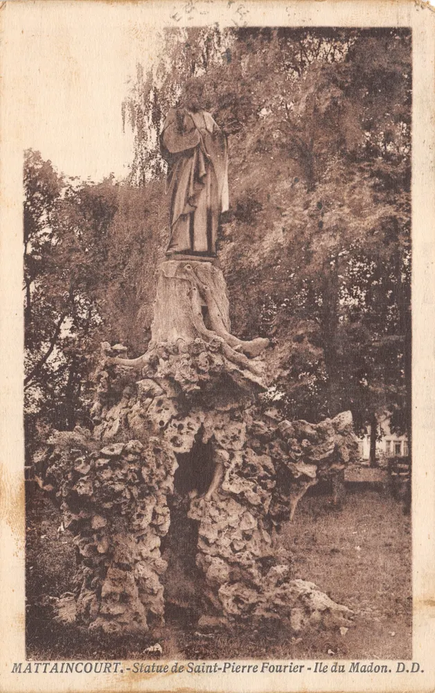 Mattaincourt — Statue des Saint-Pierre Fourrier auf der Île du Madon — D.D - Vorderseite