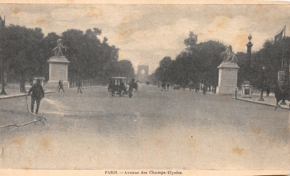 Paris — Avenue des Champs-Élysées — editor não visível - Frente