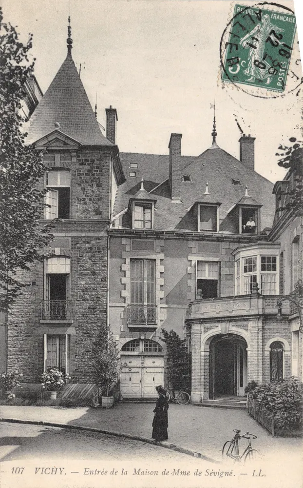 Vichy — Eingang zum Haus der Madame de Sévigné — LL. n°107 - Vorderseite