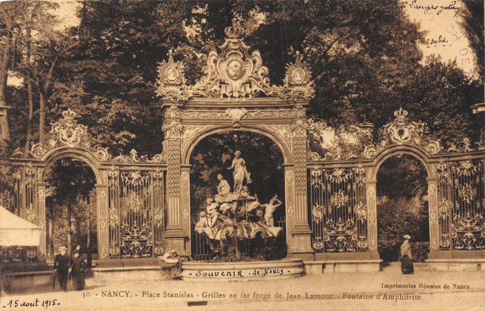 NANCY - Place Stanislas - Eisenwerk-Gitter von Jean Lamour - Fontäne der Amphitrite - Vorderseite