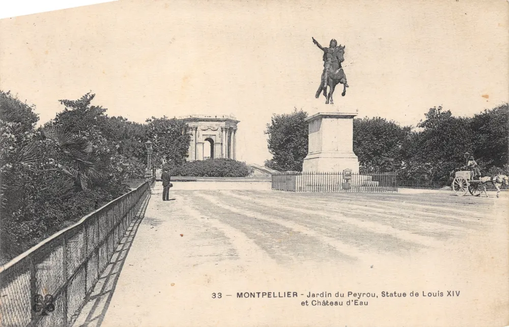 Montpellier - Garten des Peyrou, Statue von Ludwig XIV und Wasserburg - Vorderseite