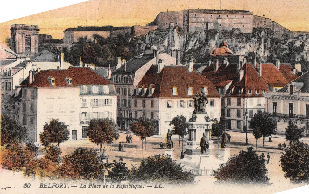 Belfort — La Place de la République — LL. — Éditeur LL. — N° 30 - Recto