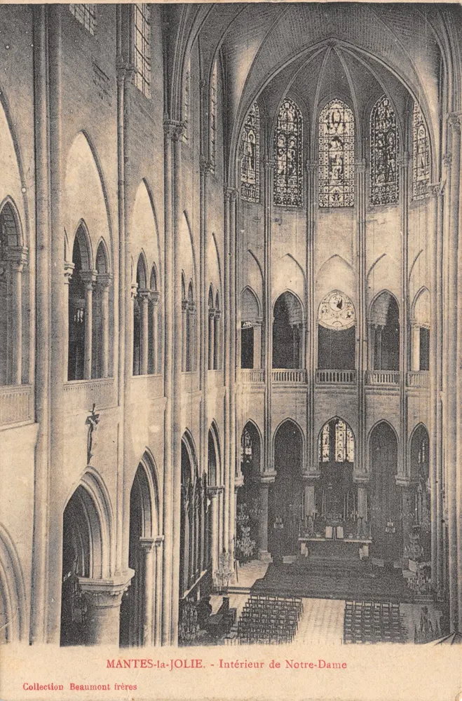 MANTES-la-JOLIE — Innenansicht der Notre-Dame — Sammlung Beaumont frères - Vorderseite