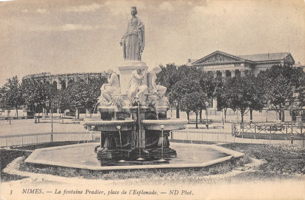 Nîmes — Fontaine Pradier, Place de l'Esplanade — ND Phot - Vorderseite