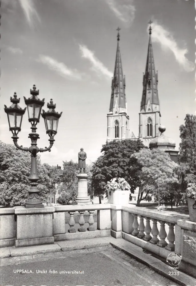 Uppsala — Ansicht von der Universität — Verlag Pressbyran, Nr. 2335 - Vorderseite