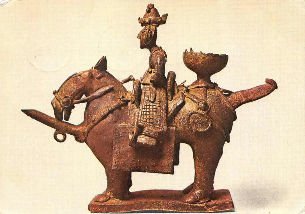 Guerrier sur cheval — sculpture en grès émaillé — éditeur non visible - आगे