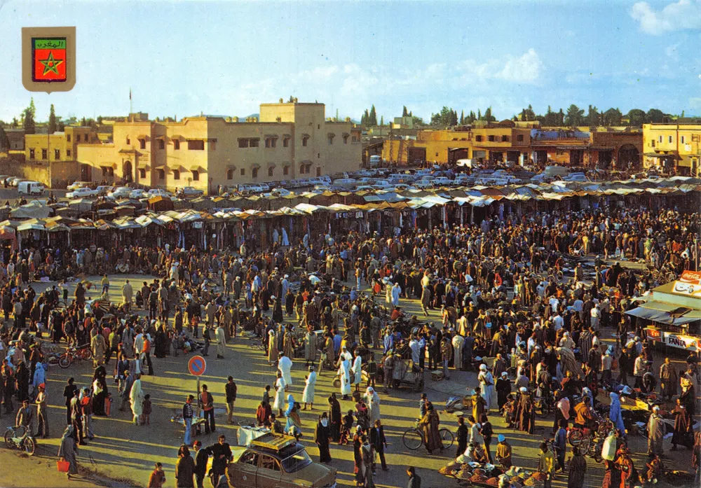 Platz Djemaa El Fna — lebhaftes Markt — Verlag Komaroc SA, n°37 - Vorderseite
