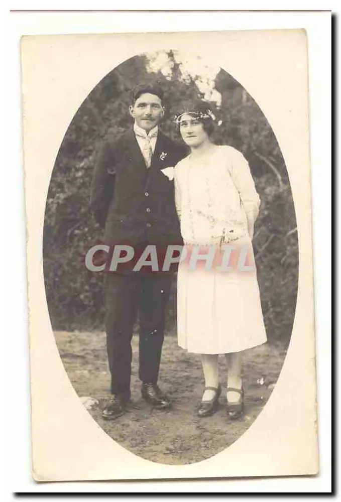 Casal em traje de casamento — editor desconhecido - Frente