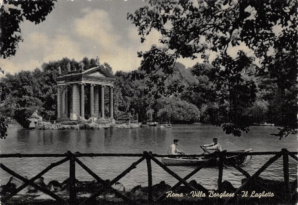 Rom - Villa Borghese - Il Laghetto - Tempel auf dem Wasser, zwei Ruderspänner in einem Boot - Vorderseite